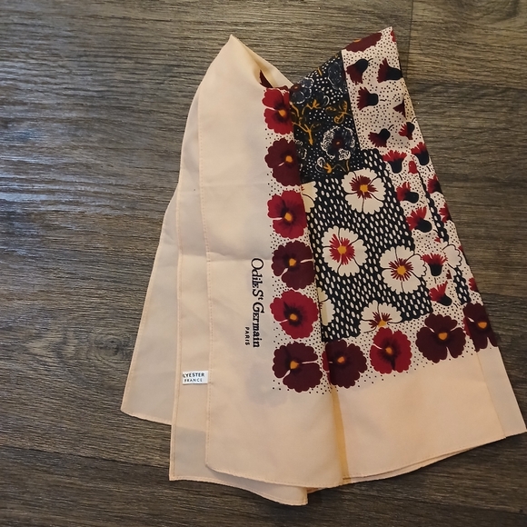 Vintage Odile St Germain Paris Made in France Scarf. - Picture 10 of 15